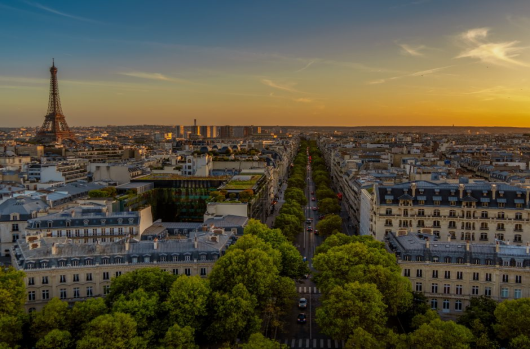 France Welcomes Foreign Entrepreneurs: A Guide to Residency for Business Leaders